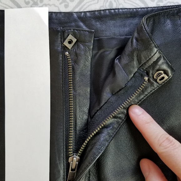 Wilsons Leather Pelle Studio Black Leather Shorts Mid Rise Waist - Picture 6 of 7